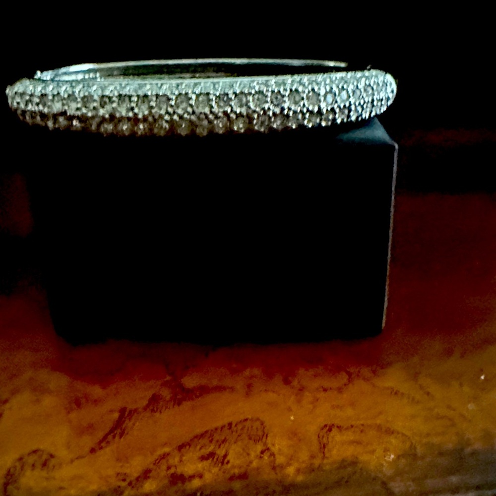 Elegant Silver Bracelet with Sparkling Accents